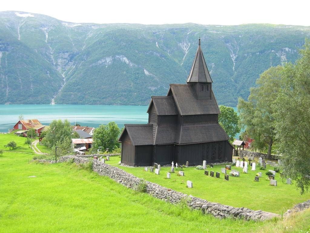 Real reference image of Urnes Stave Church